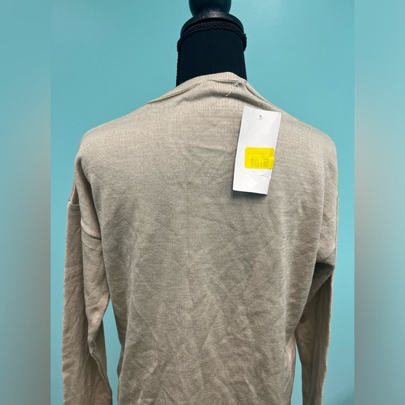 Cck style  v-neck sweater in light khaki size 38/S. - Picture 4 of 5